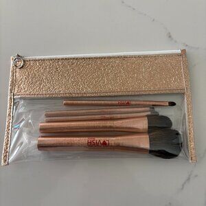 Lavish Beauty 5 piece makeup brush set in bag